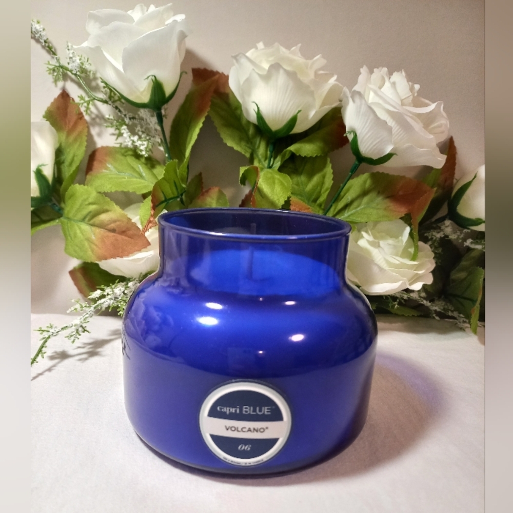Capri Blue Candle - 19 oz - Volcano. - Picture 3 of 5